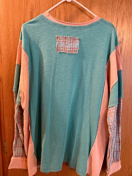 Easel Los Angeles Ribbed Thermal Top in Teal & Peach - Picture 4 of 4